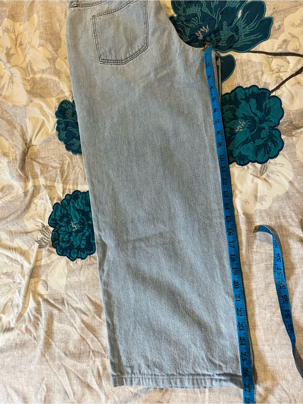 Universal Thread Light Blue Wide-Leg Jeans - Picture 4 of 5